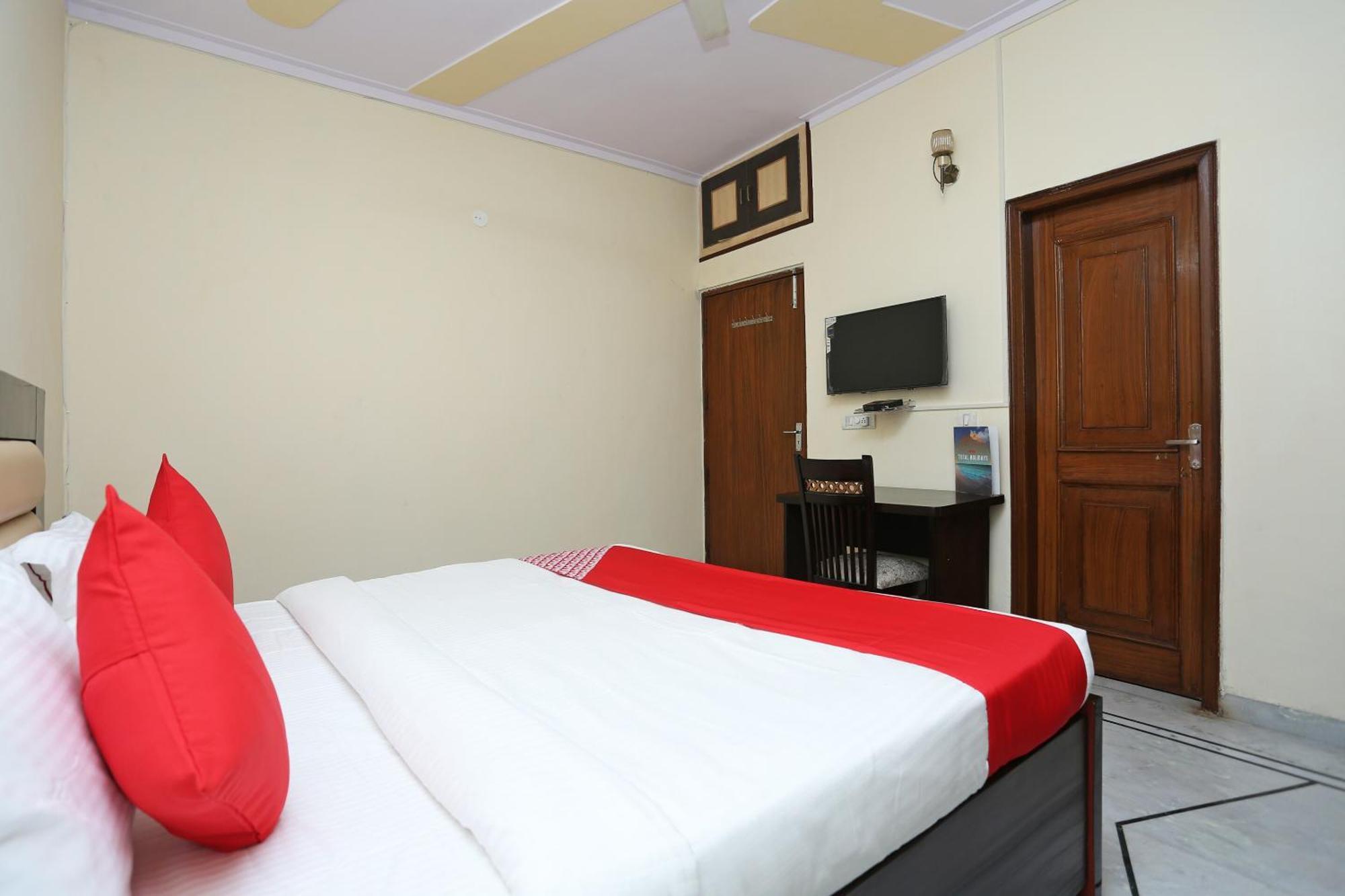 Hotel O Awesome Villa Near Appu Ghar Гургаон Экстерьер фото